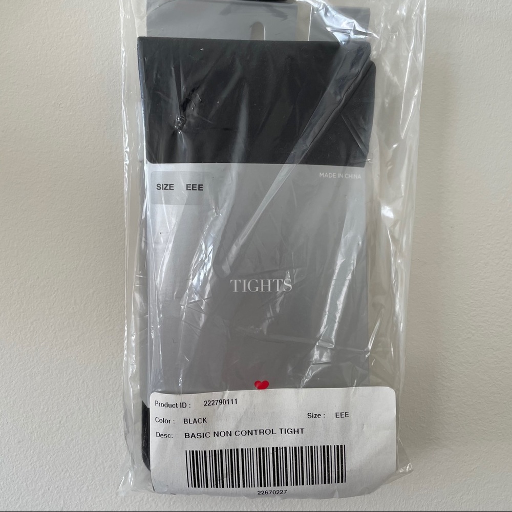 Avenue NWT basic black tights Size EEE